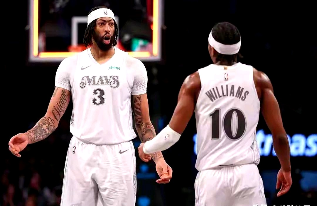 浓眉哥重要时刻重返赛场，德国队带队取胜！气势如虹延续(浓眉哥打球)