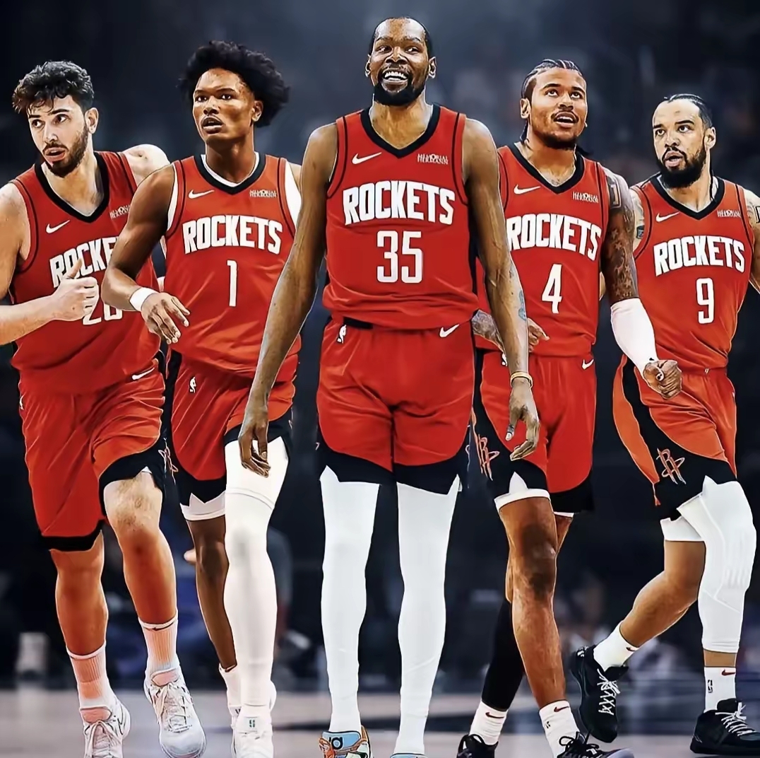 休斯敦火箭训练开放日；冲刺阶段临场应变引欢呼；欧冠在即；临场指挥获称赞的简单介绍