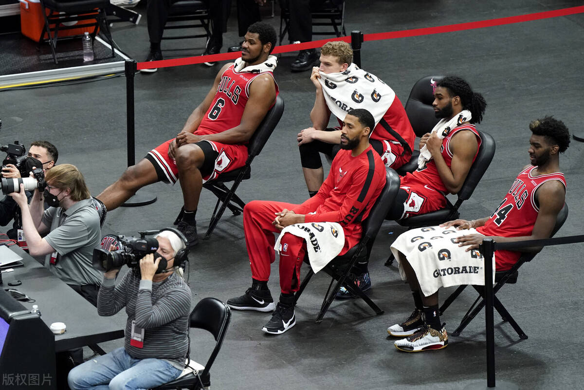 清晨芝加哥公牛调整名单以备全明星赛，刷新队史纪录环节打磨，话题不断，训练强度明显提升的简单介绍