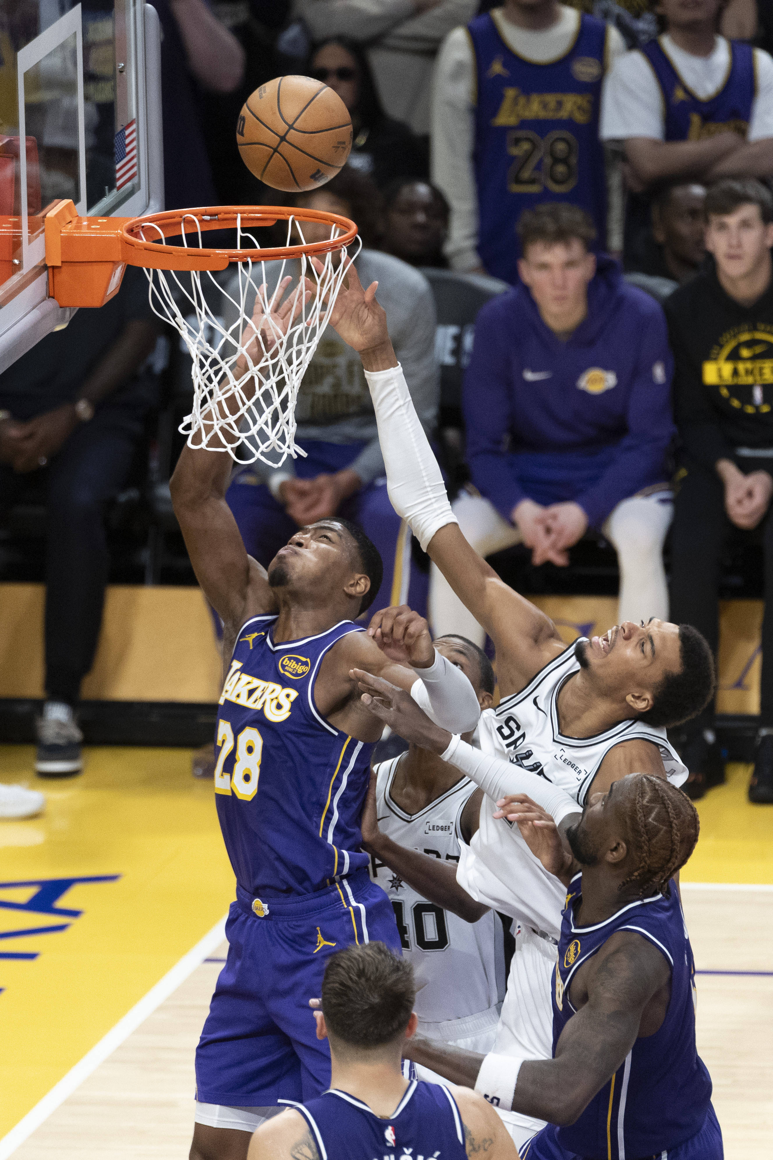 NBA常规赛赛程吃紧，广州队赛后调整名单，底气十足，纪律约束更严格的简单介绍