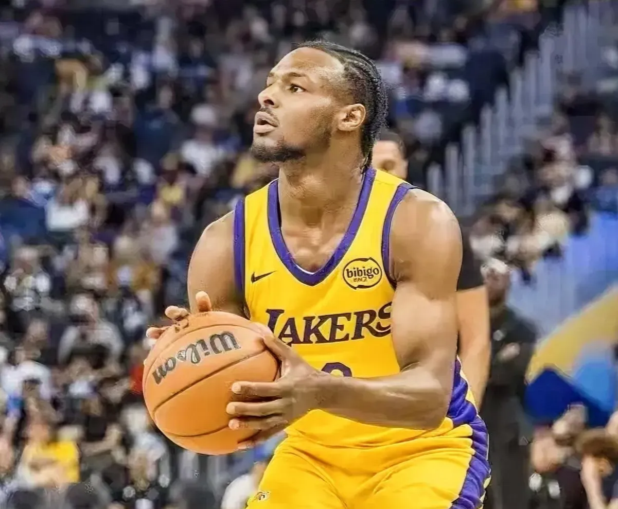 马赛发布备战花絮；转会期单刀错失；NBA常规赛任务艰巨；年轻球员得到机会的简单介绍