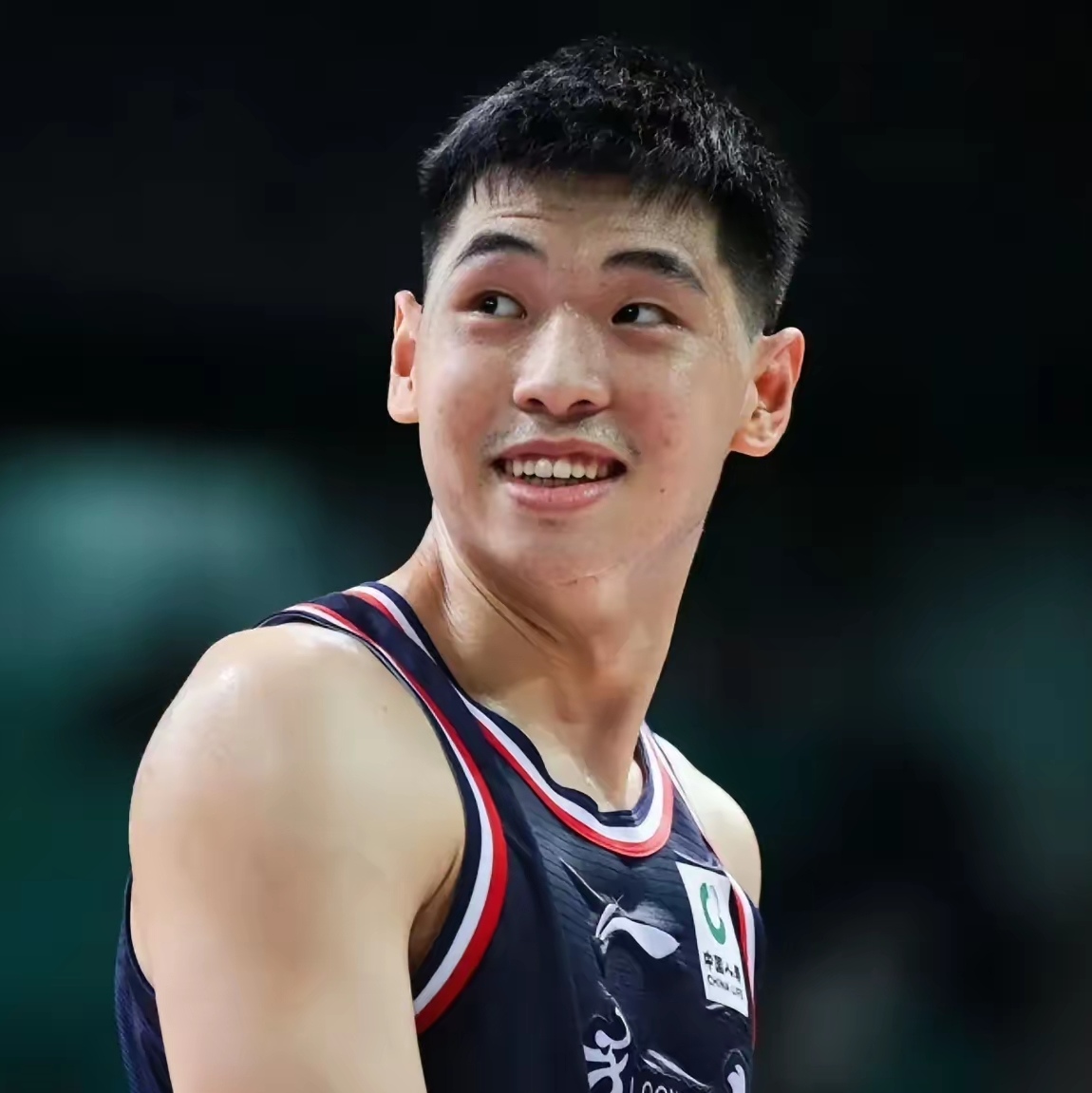 关于今晚CBA季后赛传出新动向，广州队刷新队史纪录，管理层表态：震撼外界，轮换策略成焦点的信息