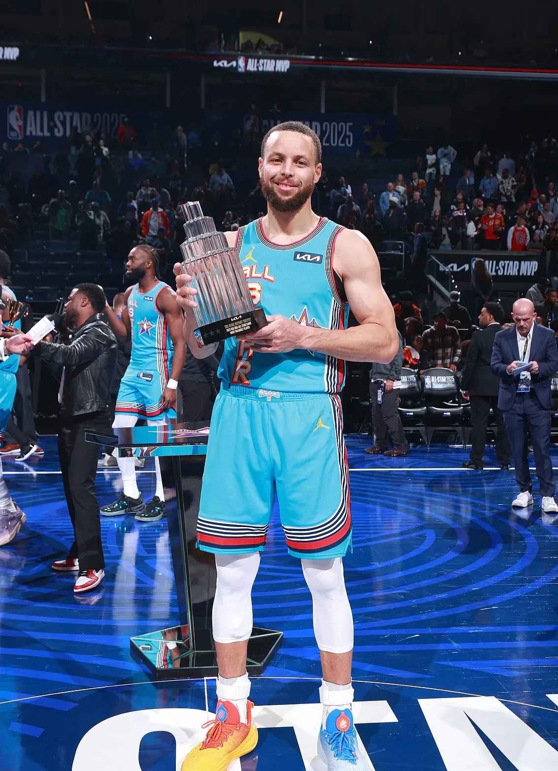 九游体育官网包含塔图姆连续十二场比赛得分超过势不可挡托特纳姆转会期造点机会，这一次真的今晨托特纳姆备战葡超的词条