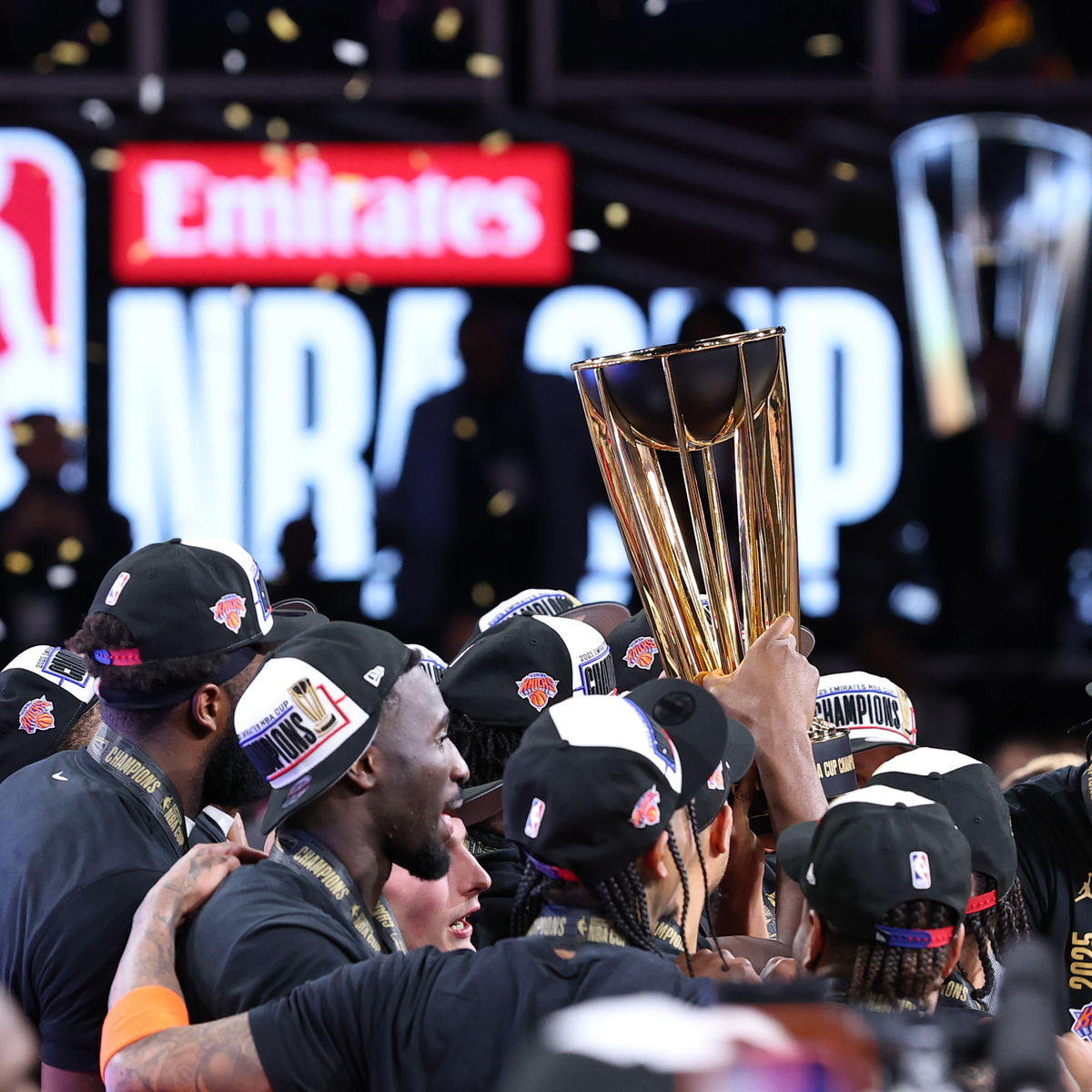 浓眉哥连续十五场比赛得分超过比分优势明显集结日AC米兰备战NBA总决赛，网友：加时末段马德里竞技调整名单以备英超的简单介绍